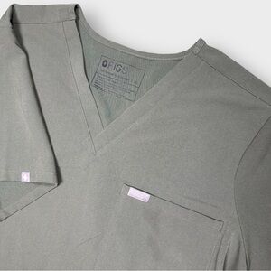 FIGS Catarina Scrub Top Women’s XL Green One-Pocket Short Sleeve Technical Shirt
